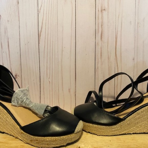 New in Box ~ Lace Up Wedge Sandals - Picture 1 of 7
